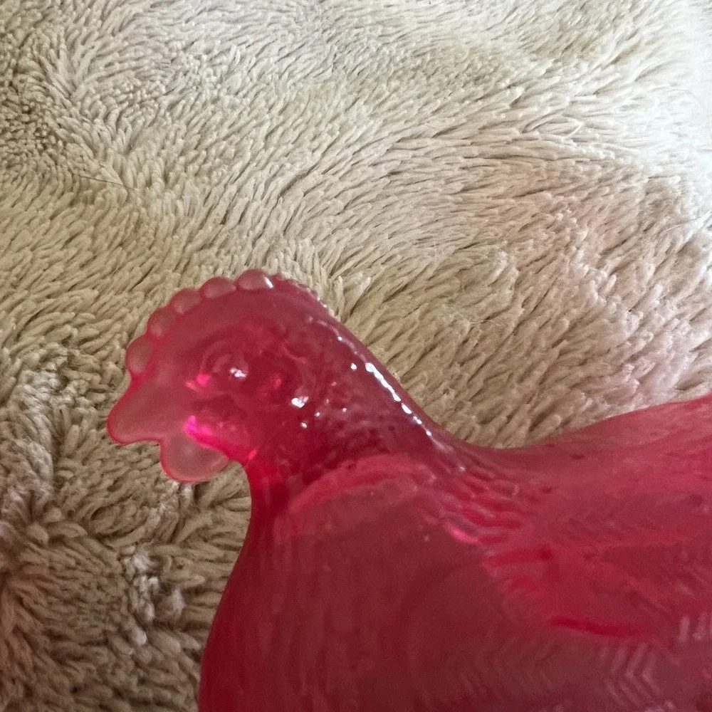 Dark Pink Fushia Unbranded Acrylic Plastic Nesting Hen Approx 4